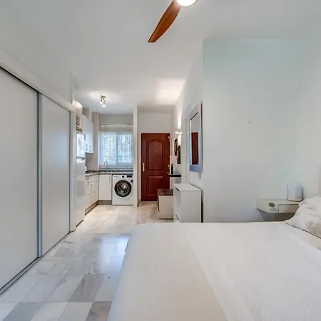 Apartment Cozy In 5 Min Walk To The Marbella